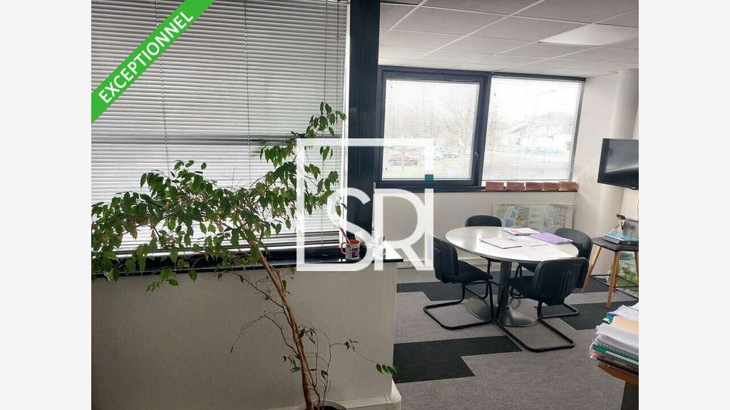 Bureaux 389m² à louer à Clermont Ferrand Pardieu