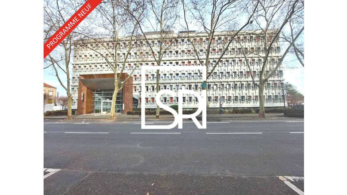 A louer bureaux 4700 m² Clermont-Ferrand empl n°1