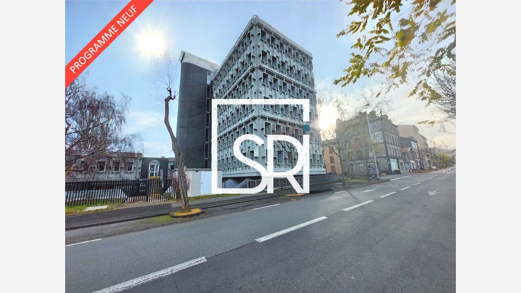 A louer bureaux 4700 m² Clermont-Ferrand empl n°1