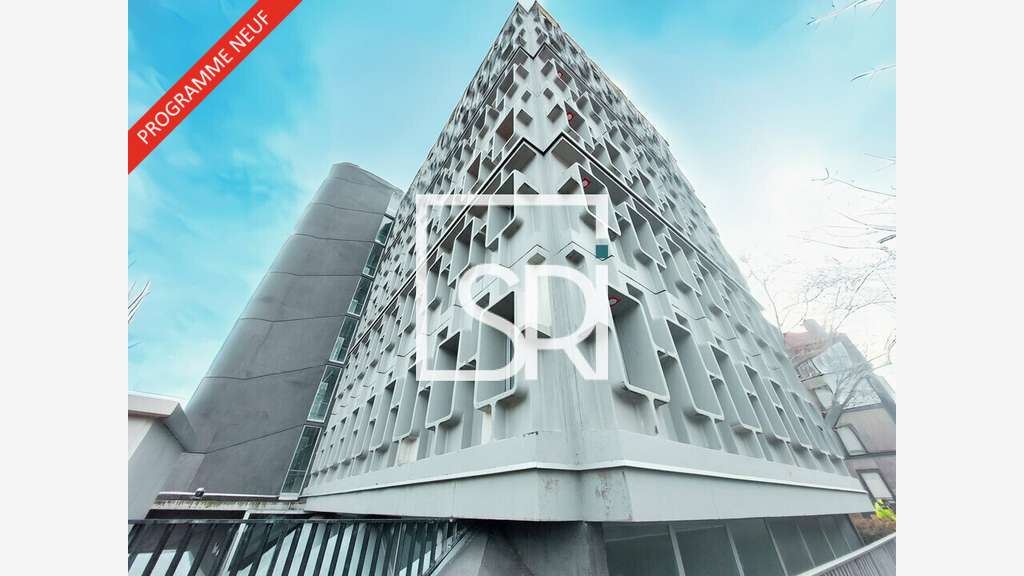 A louer bureaux 4700 m² Clermont-Ferrand empl n°1