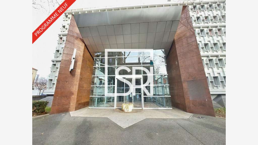 A louer bureaux 4700 m² Clermont-Ferrand empl n°1