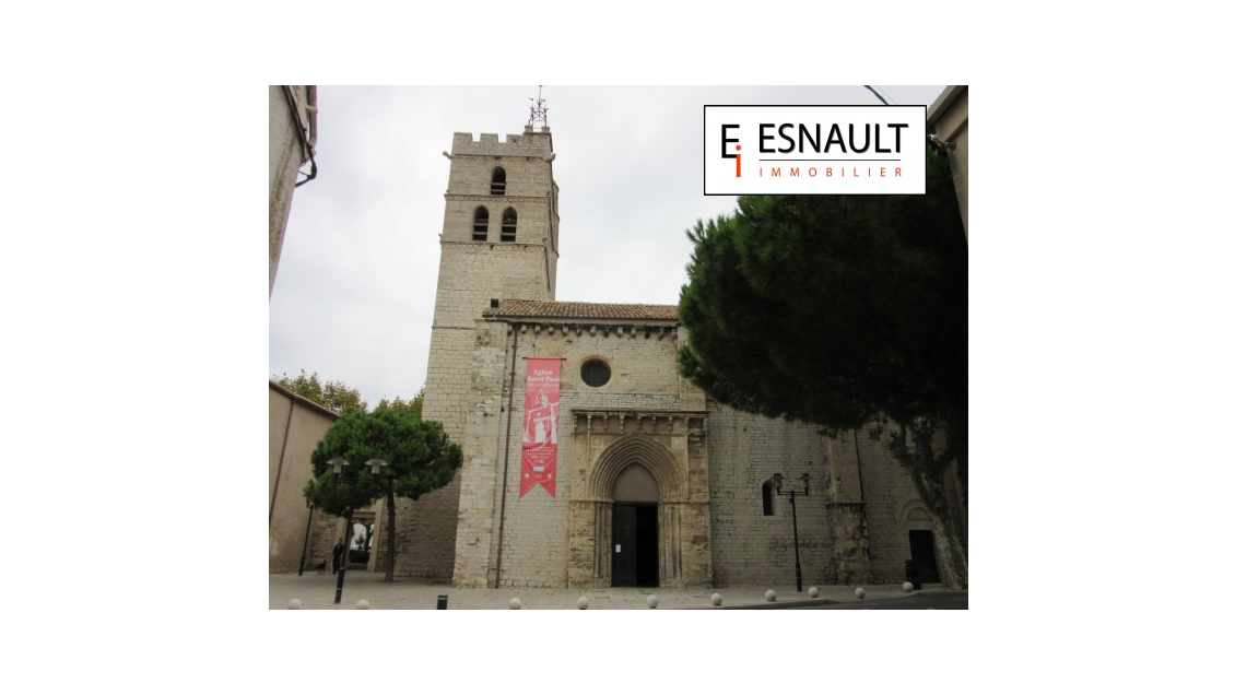 A louer local très lumineux 180m² à Frontignan