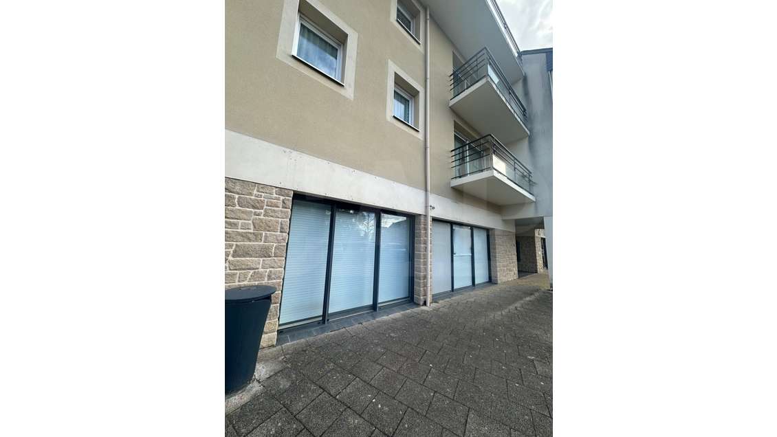 A louer belle cellule commerciale 115m² à Plérin