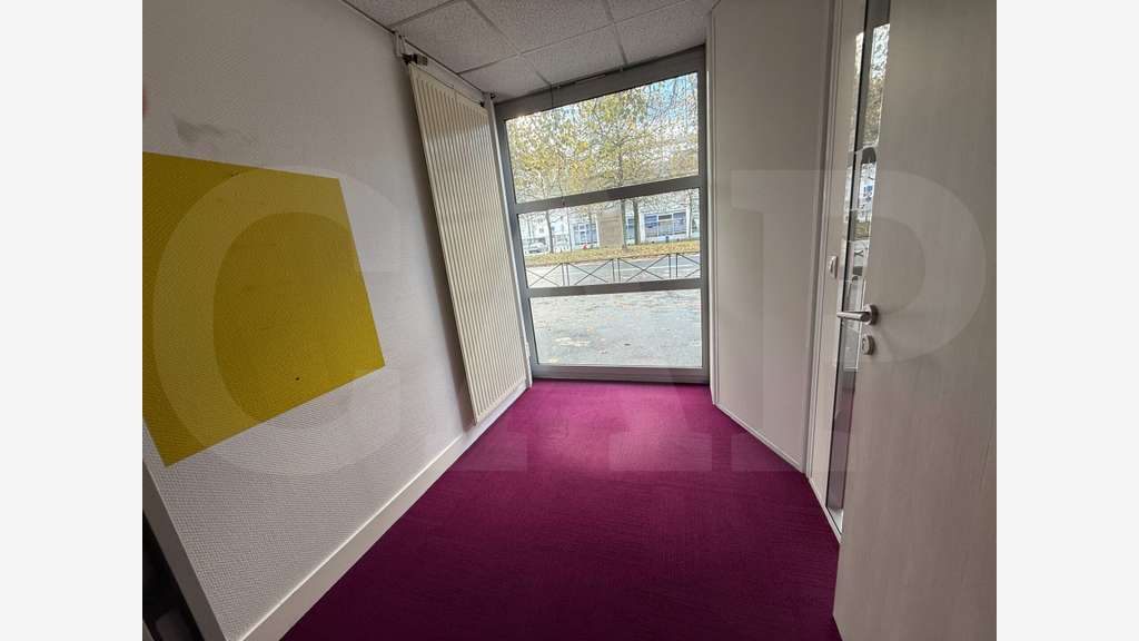 A louer commerce 205m² sur pénétrante de Rennes