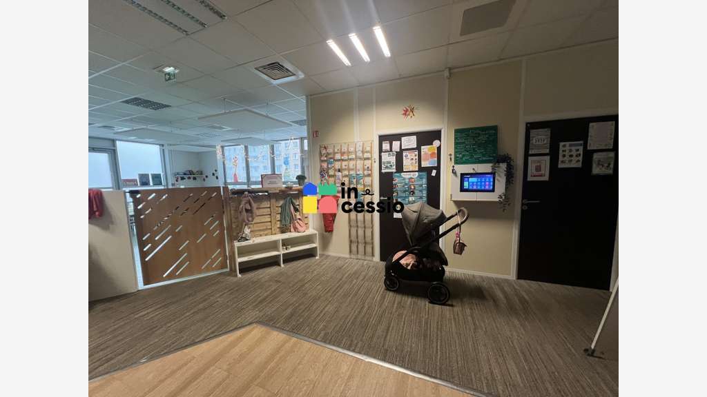 A louer crèche 367m² Le Mans gare TGV Novaxis
