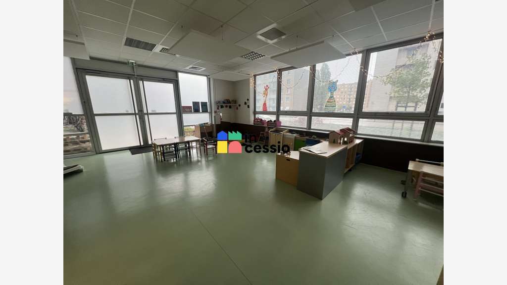 A louer crèche 367m² Le Mans gare TGV Novaxis
