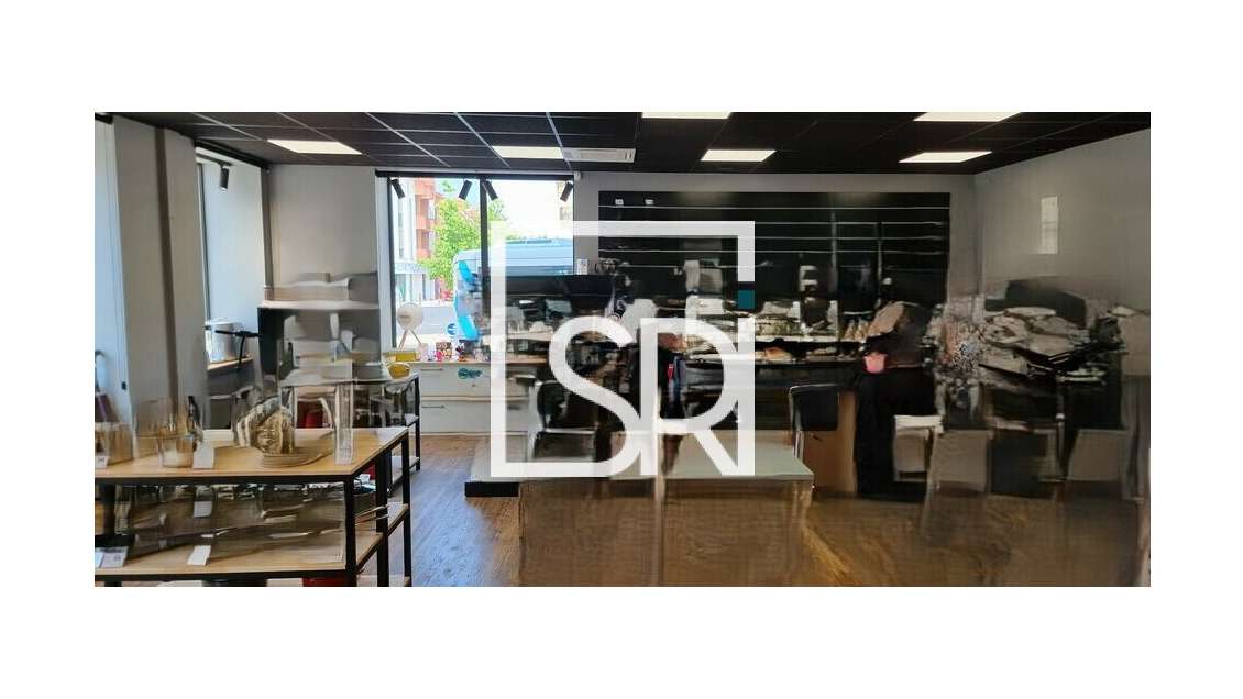 A louer local commercial 90m² Cusset empla strat