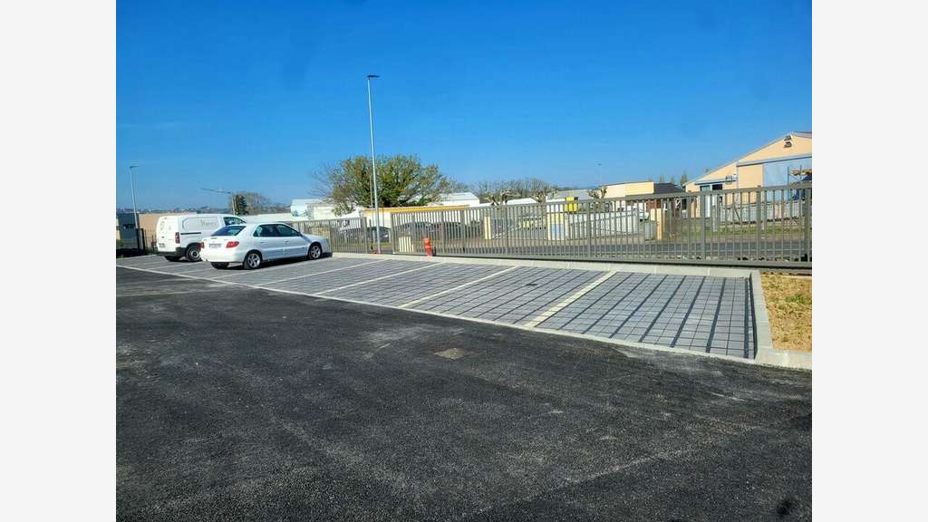 A louer entrepôt  515m² à Trévoux