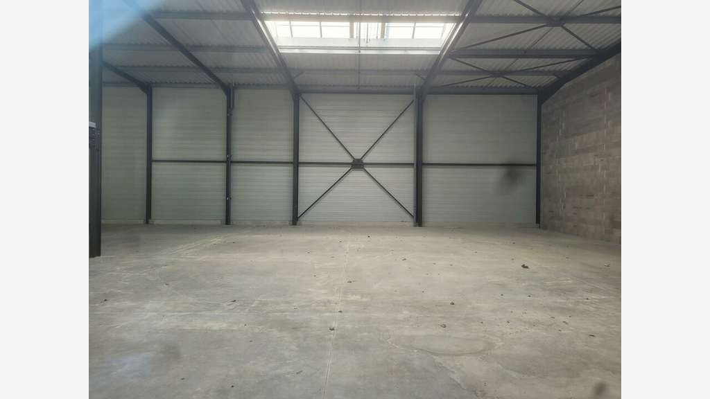 A louer entrepôt  515m² à Trévoux