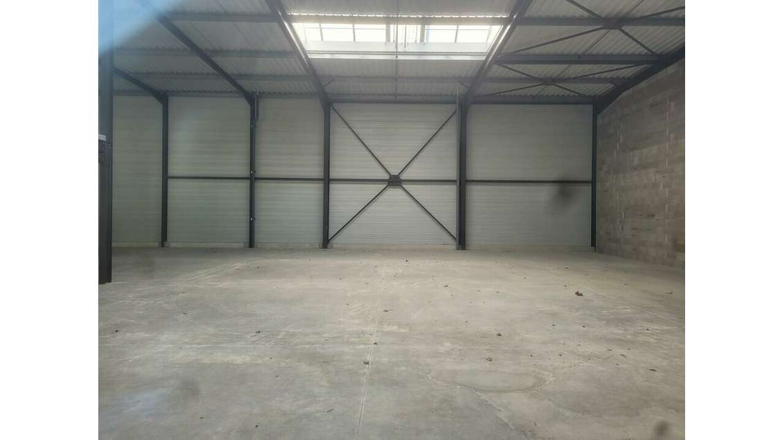 A louer entrepôt  515m² à Trévoux