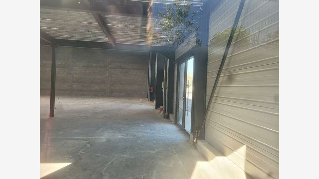 A louer entrepôt  515m² à Trévoux