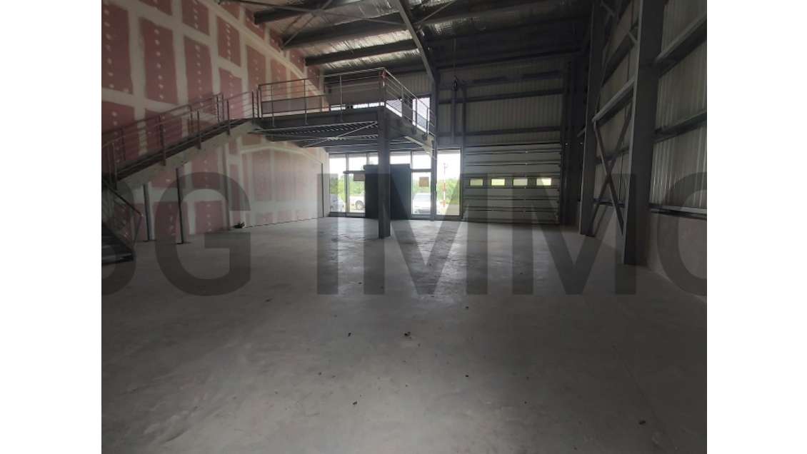 A louer local 229m² Les Abymes empl stratégique