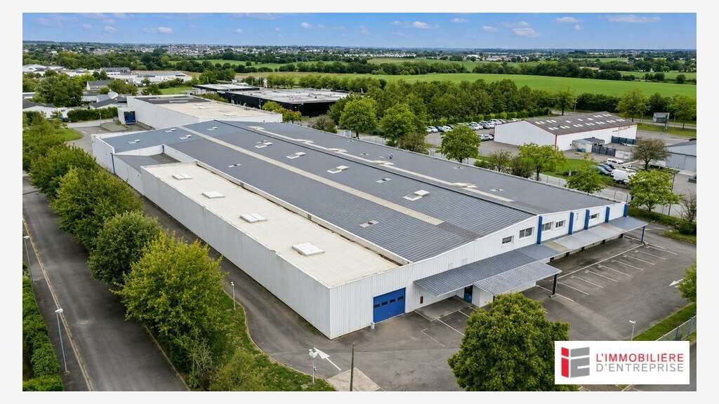 Local d'activité de 7340m² à louer à Domloup