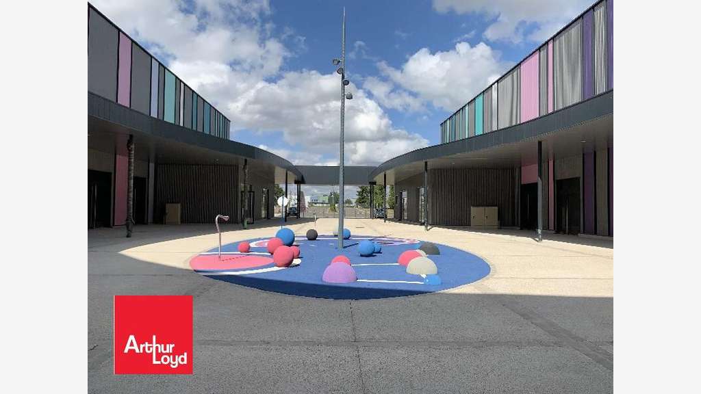 A louer local commercial de 235m² en ZAC à Dreux