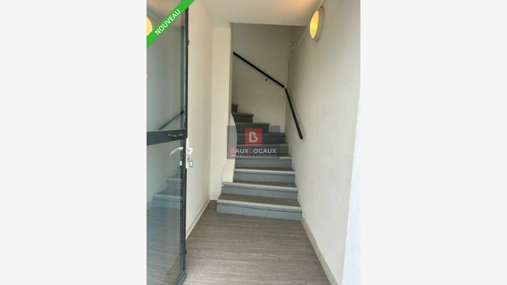 Bureaux 167m² + parkings à louer en ZI à Eguilles