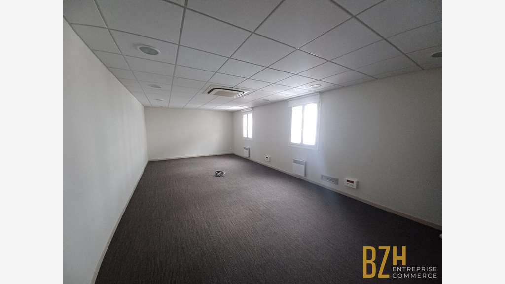 A louer plateau de bureaux 302m² à Lorient
