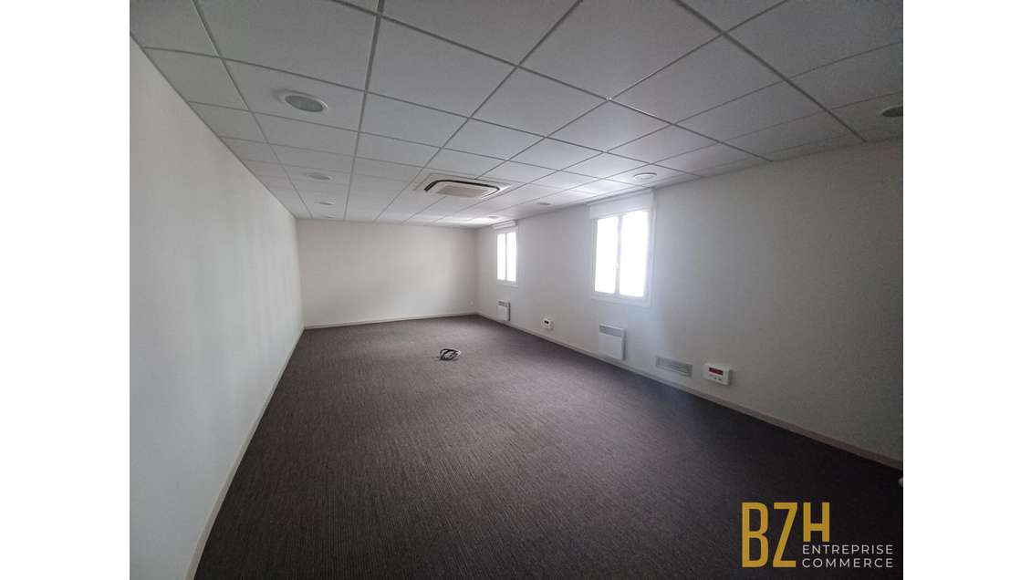 A louer plateau de bureaux 302m² à Lorient