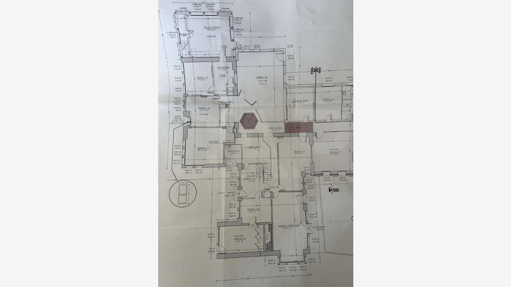 A louer ensemble immobilier de 300m² à Créhen