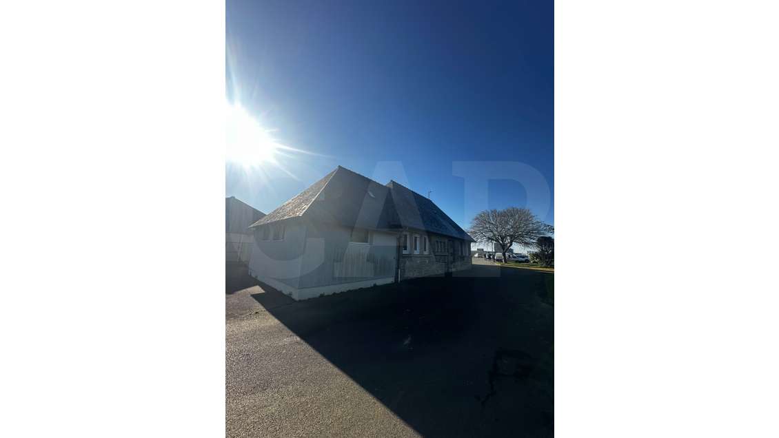 A louer ensemble immobilier de 300m² à Créhen