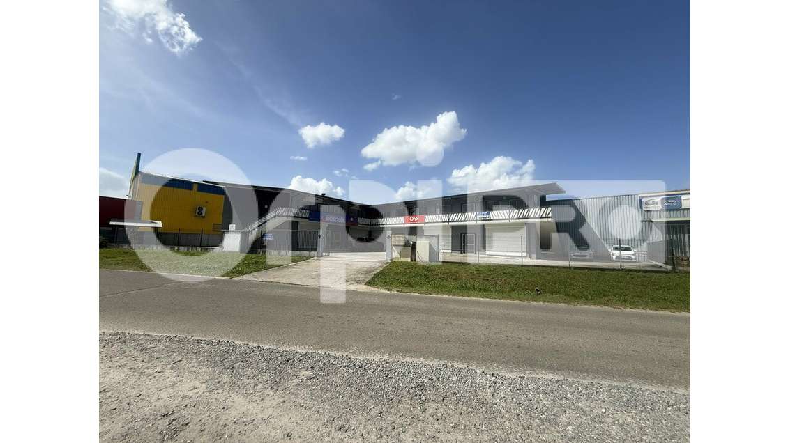 Locaux 609m² à louer Saint-Laurent-du-Maroni