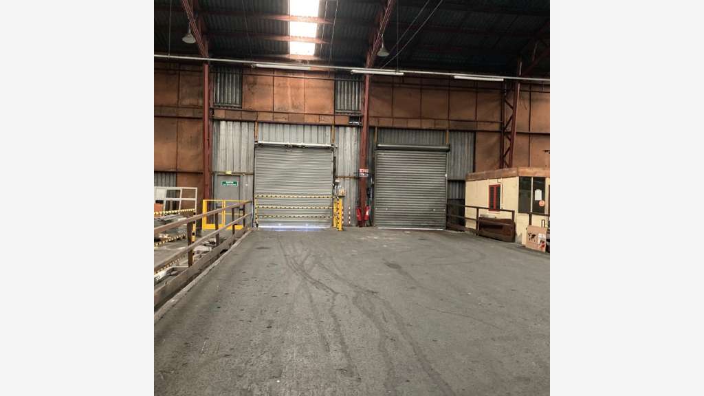 À louer entrepôt de 5 360m² proche Châteauroux
