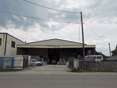 Location Locaux d'activités - Entrepôts à Izon