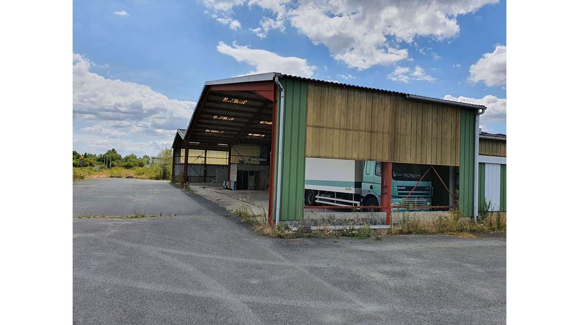 Entrepôt 2187m² à louer zone industrielle Coutras