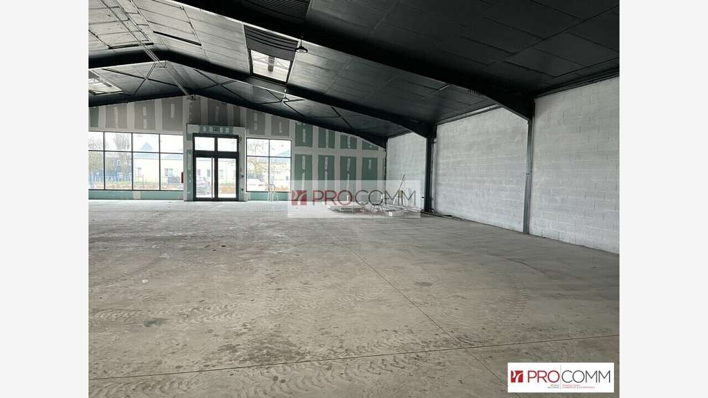 A louer entrepôt 240m² proche autoroute à Chartres