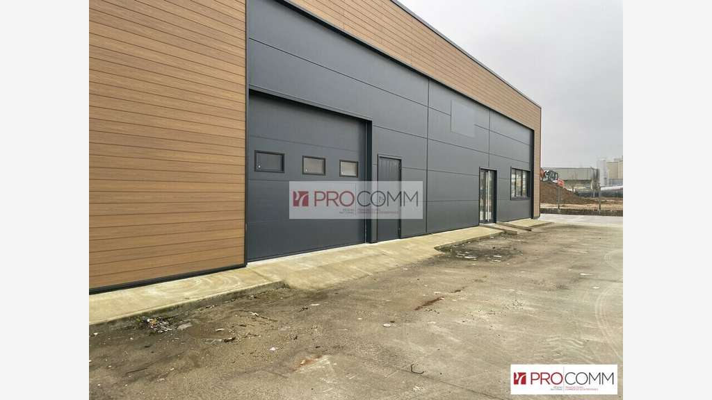 Entrepôt 480m² idéalement placé à louer à Chartres