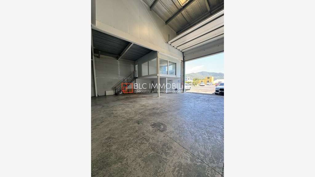 Entrepôt de 430m² à louer à Gemenos Aubagne