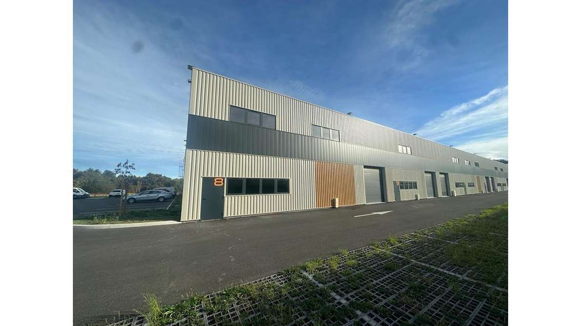 Entrepôt de 511m² à louer en za de Salleboeuf