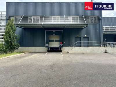 A louer entrepôt de 762m² à quai à Aix en Provence