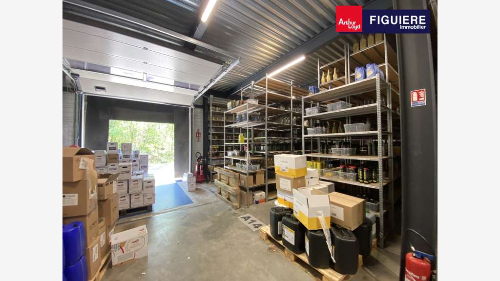 A louer entrepôt de 762m² à quai à Aix en Provence