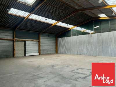 Location Locaux d'activités - Entrepôts à Sainte-Verge