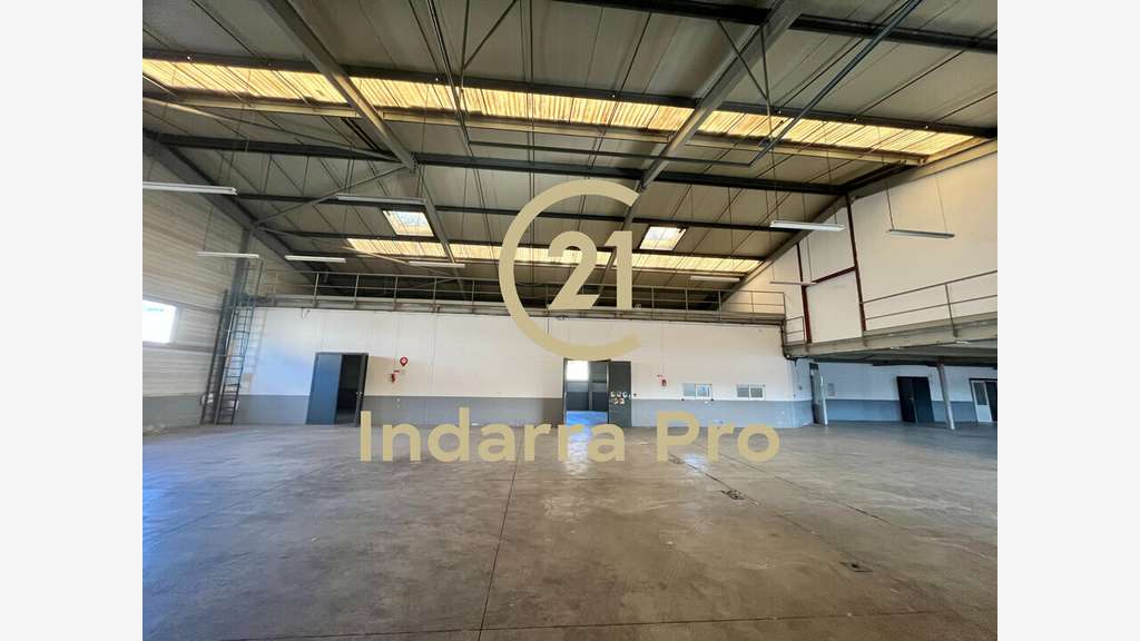 Entrepôt 1661m² à louer à Anglet, Zone de Maignon