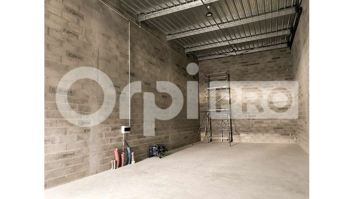 A louer entrepôt 90m² à Bénesse-Maremne