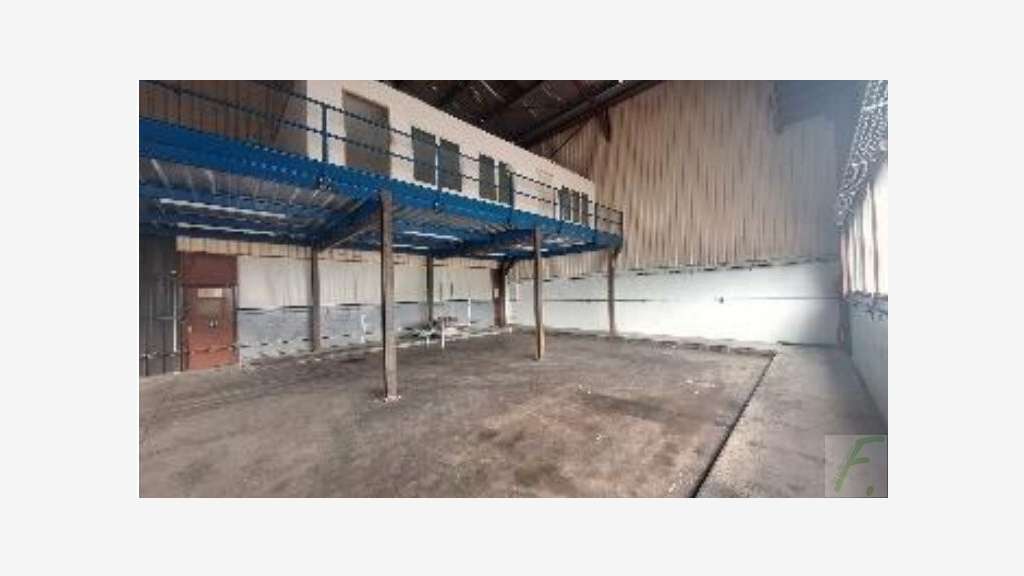 A louer entrepôt 350m² site industriel Pontcharra