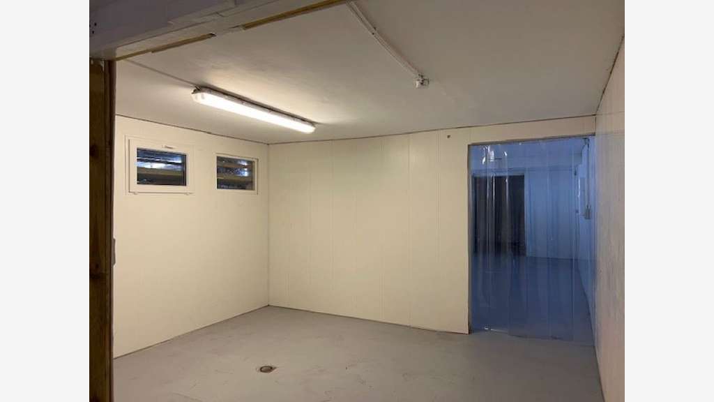 Entrepôt 600m² à louer sortie n°21 à Bègles