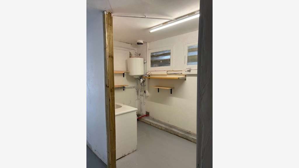 Entrepôt 600m² à louer sortie n°21 à Bègles
