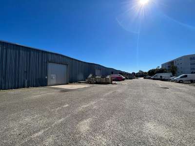 Entrepôt 600m² à louer sortie n°21 à Bègles