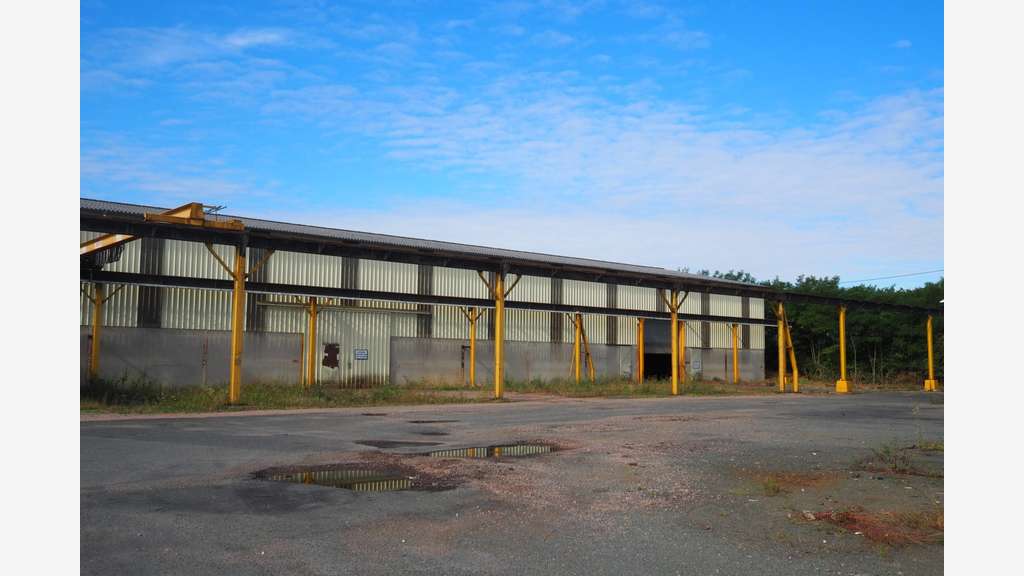 Location entrepôt 1100m² en Sud Bourgogne