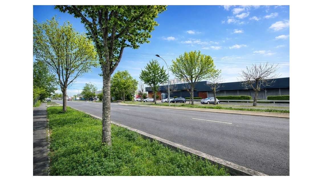 A louer entrepôt 1000m² ZI Bordeaux Nord 