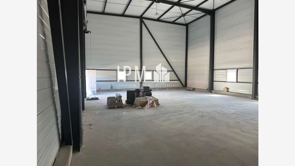 A louer entrepôt 200m² à Brignoles ZA Nicopolis