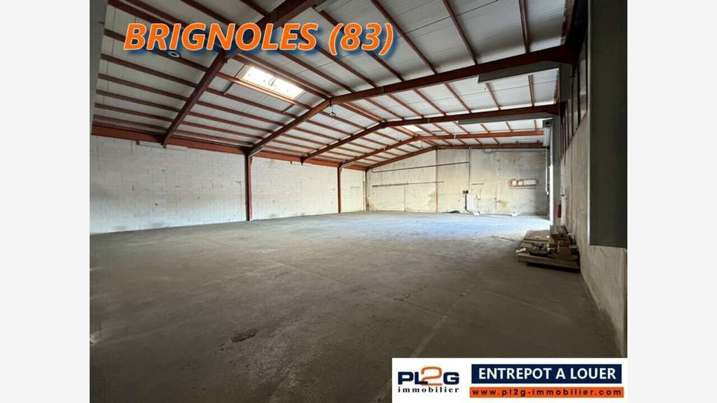 Entrepôt 424m² à louer à Brignoles