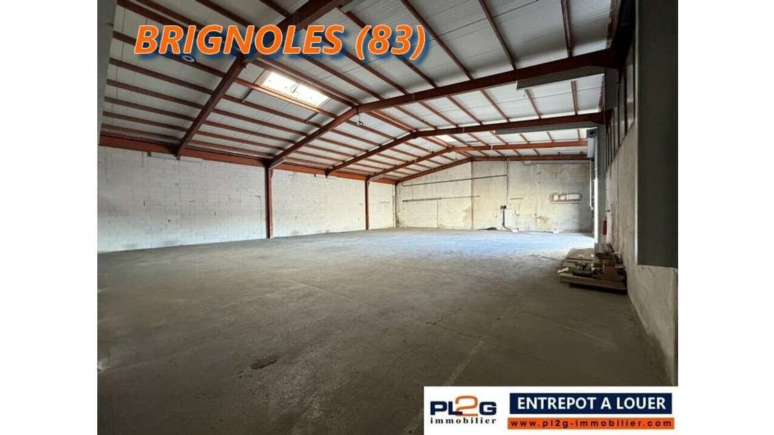 Entrepôt 424m² à louer à Brignoles 