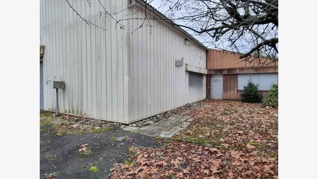 A louer local entrepôt 400m² à Brive