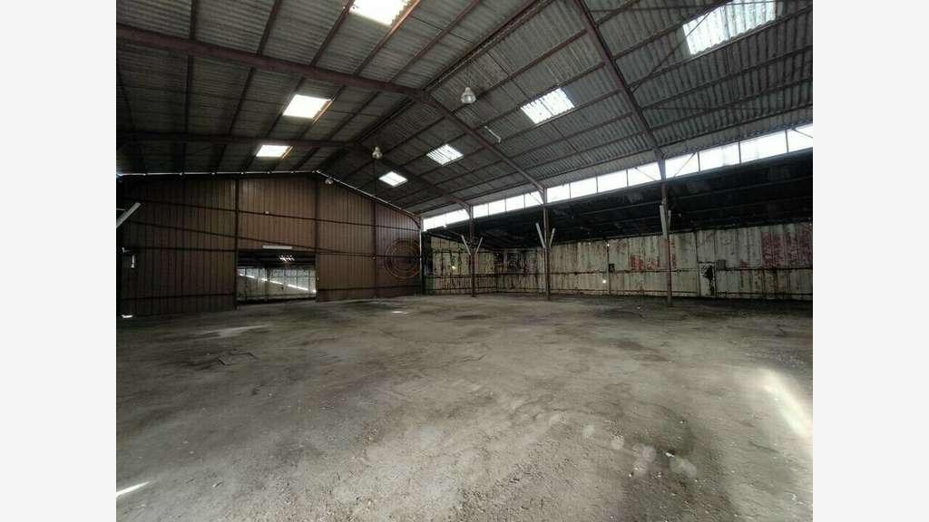 Entrepôt 500m²  à louer à Brive-la-Gaillarde