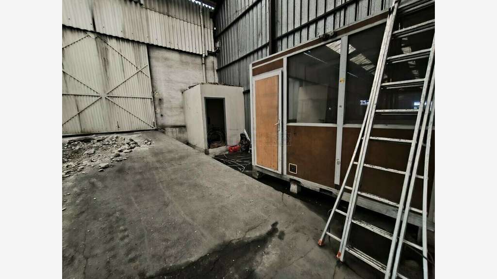 Entrepôt 230m² à louer à Brive accès rapide A20