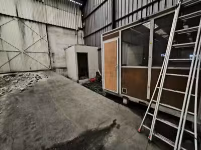 Entrepôt 230m² à louer à Brive accès rapide A20
