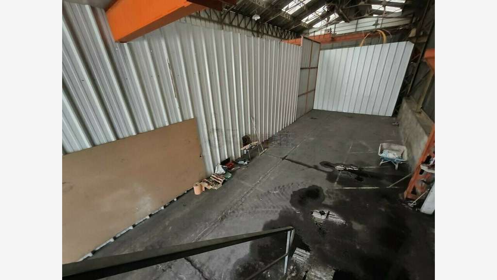 Entrepôt 230m² à louer à Brive accès rapide A20